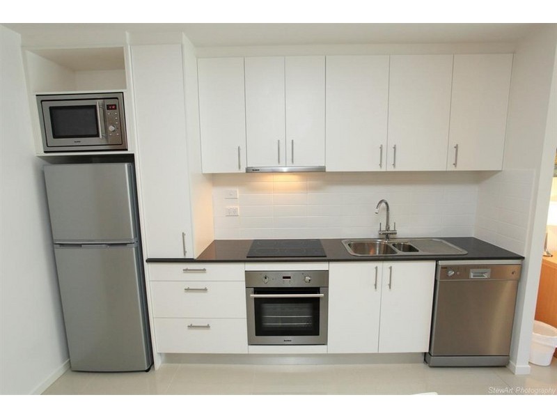 627 Charlton Esplanade, Urangan QLD 4655