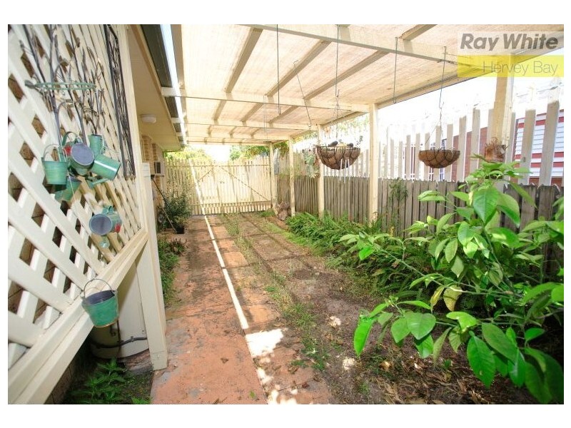 33 Aimee Drive, Urangan QLD 4655