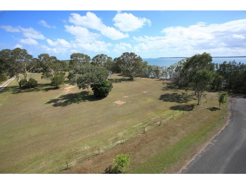 2 Beck Road, Urangan QLD 4655