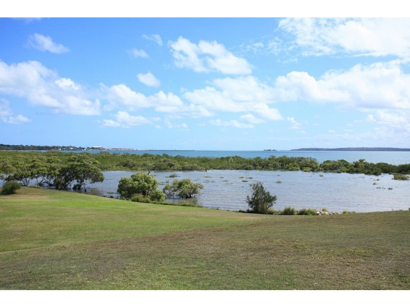 2 Beck Road, Urangan QLD 4655