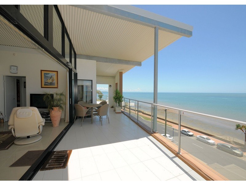 17/558 Charlton Esplanade, Urangan QLD 4655