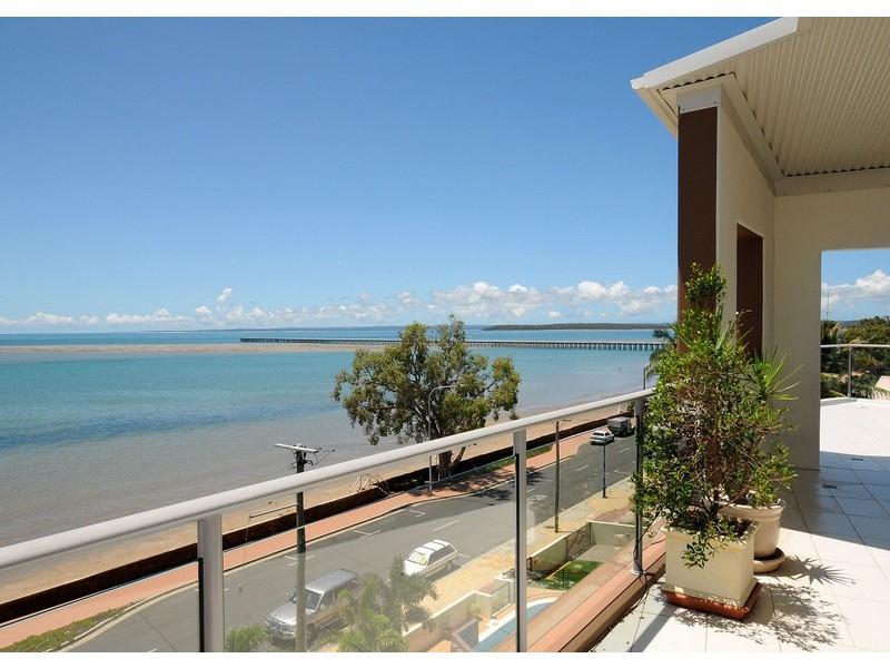 17/558 Charlton Esplanade, Urangan QLD 4655