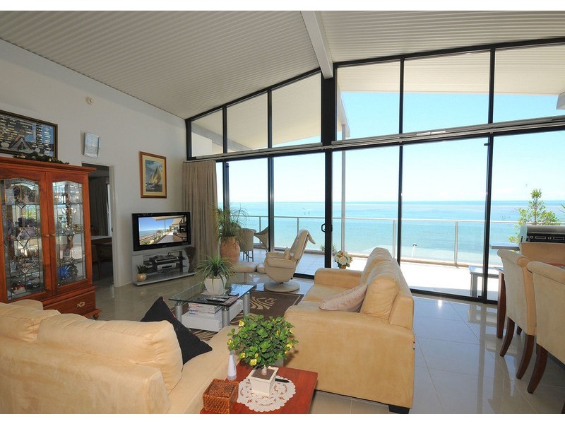 17/558 Charlton Esplanade, Urangan QLD 4655