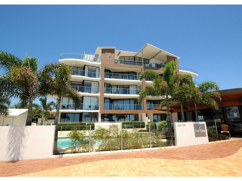 17/558 Charlton Esplanade, Urangan QLD 4655