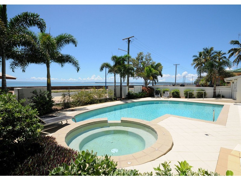 17/558 Charlton Esplanade, Urangan QLD 4655