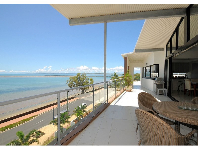 17/558 Charlton Esplanade, Urangan QLD 4655