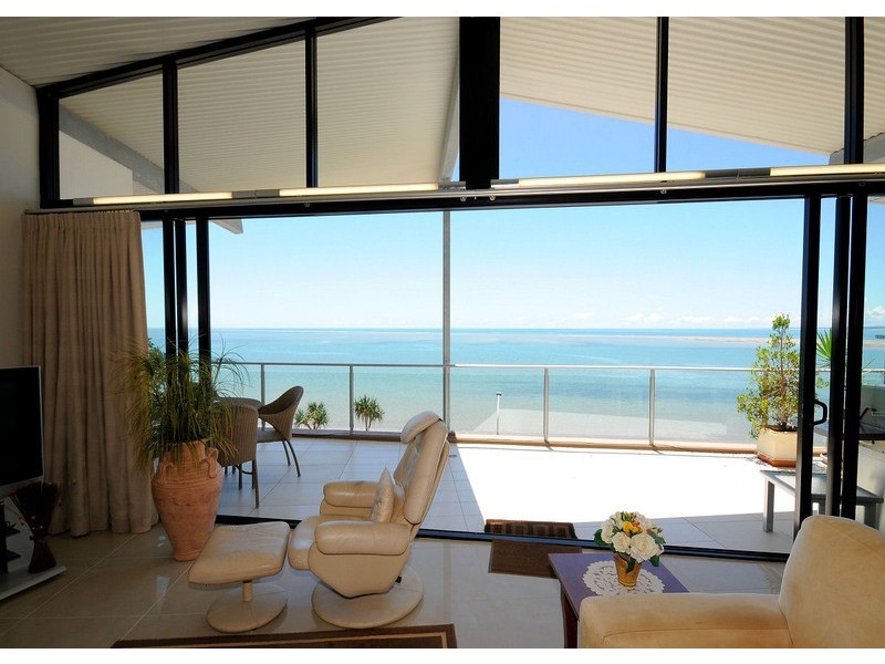 17/558 Charlton Esplanade, Urangan QLD 4655