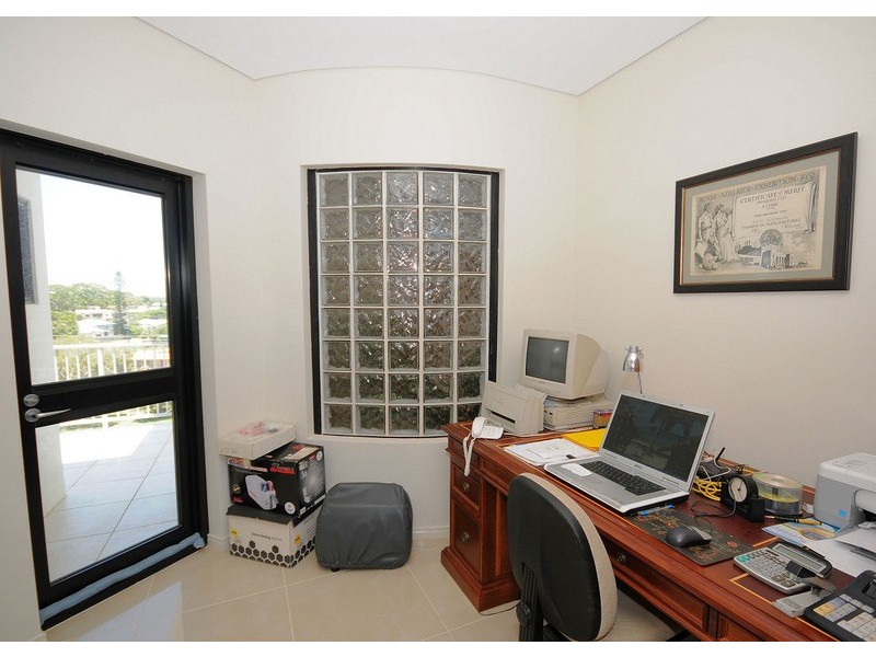 17/558 Charlton Esplanade, Urangan QLD 4655