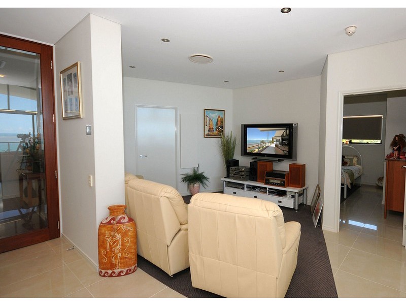 17/558 Charlton Esplanade, Urangan QLD 4655
