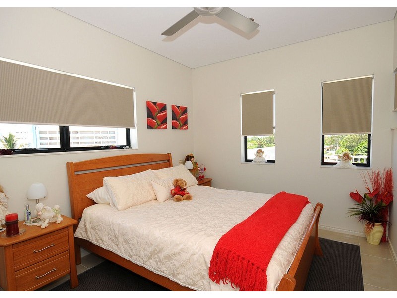 17/558 Charlton Esplanade, Urangan QLD 4655