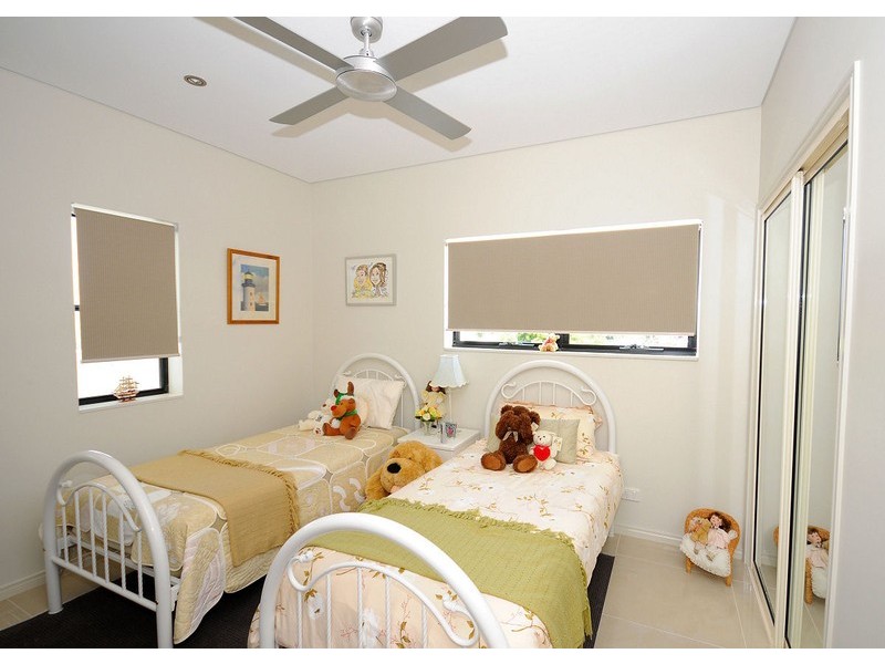 17/558 Charlton Esplanade, Urangan QLD 4655