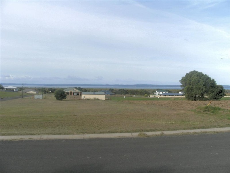 43 Windjammer Circuit, River Heads QLD 4655