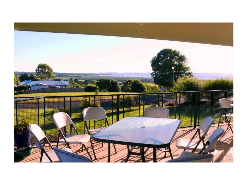 1 Tradewind Close, River Heads QLD 4655