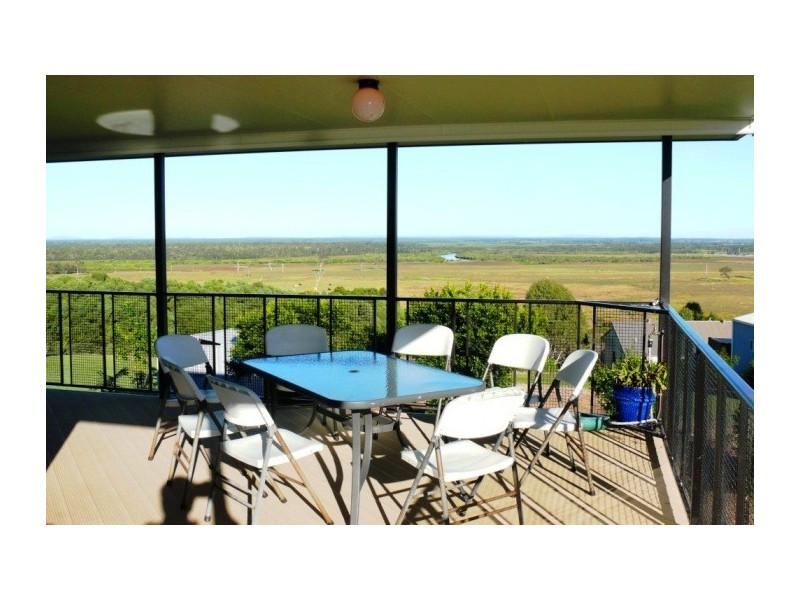 1 Tradewind Close, River Heads QLD 4655