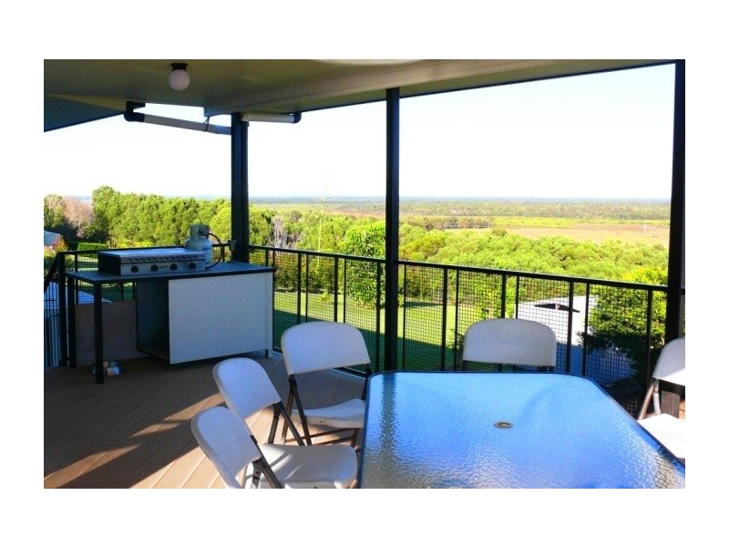 1 Tradewind Close, River Heads QLD 4655