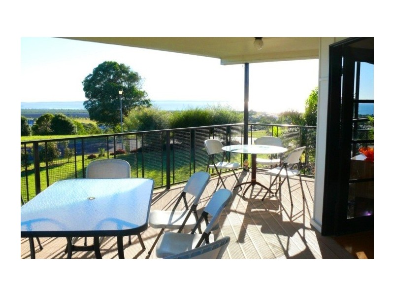 1 Tradewind Close, River Heads QLD 4655