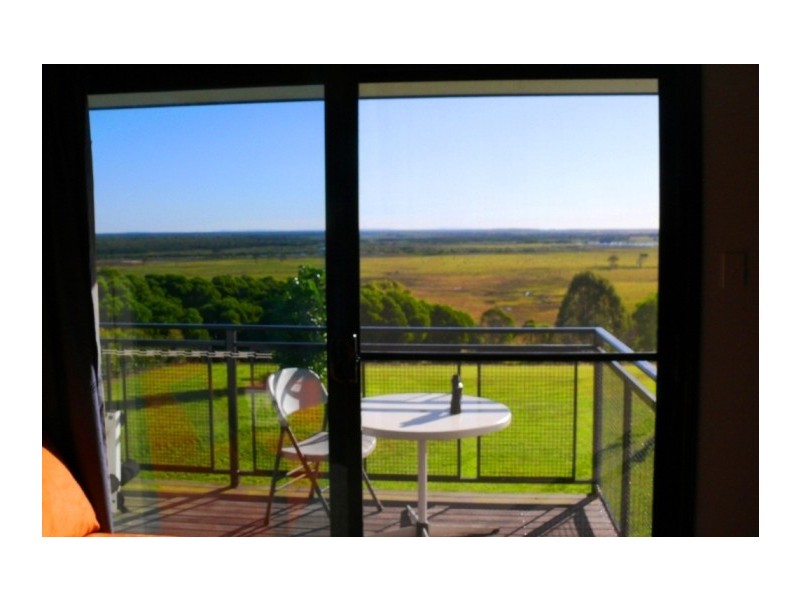 1 Tradewind Close, River Heads QLD 4655