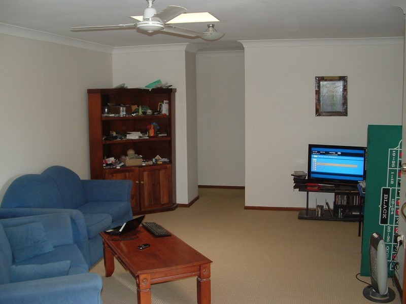 96 Limpus Street, Urangan QLD 4655