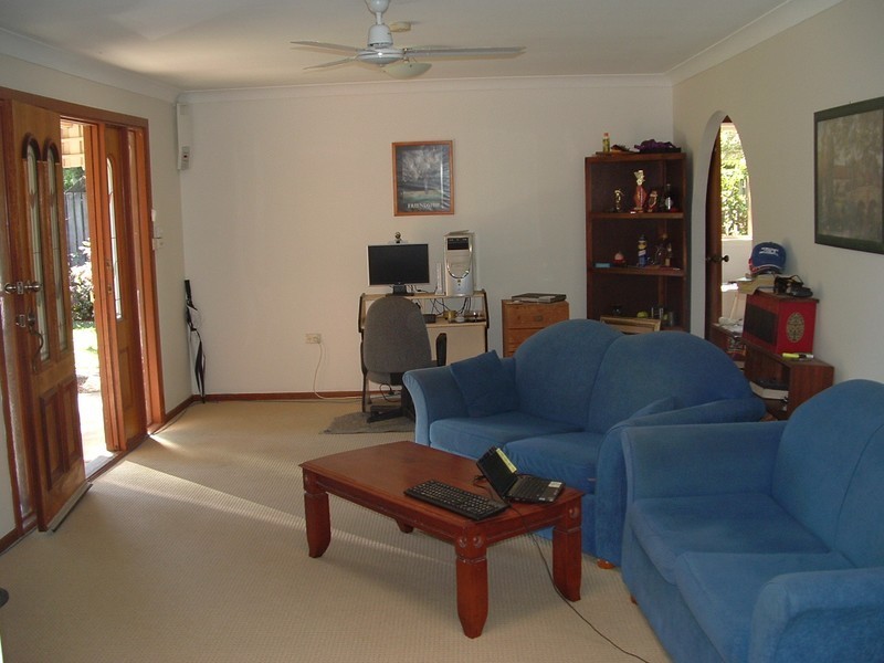 96 Limpus Street, Urangan QLD 4655