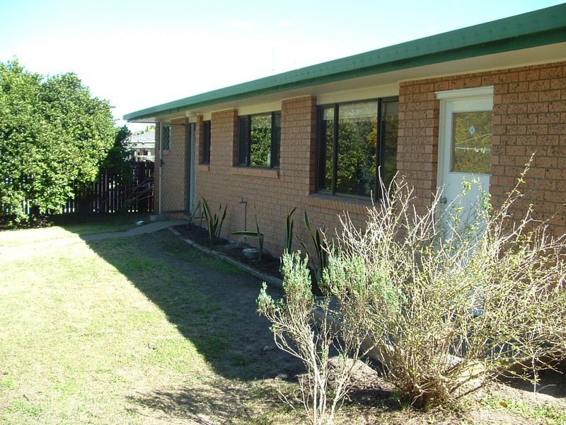 96 Limpus Street, Urangan QLD 4655