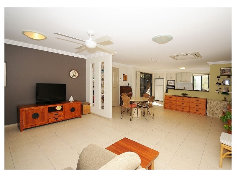 12 Barry Street, Torquay QLD 4655