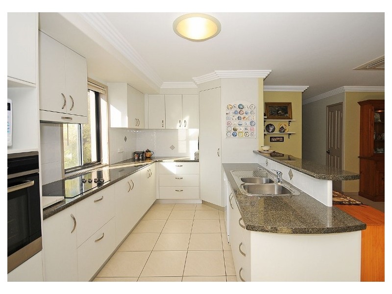 12 Barry Street, Torquay QLD 4655