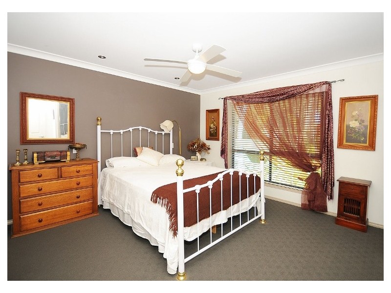 12 Barry Street, Torquay QLD 4655