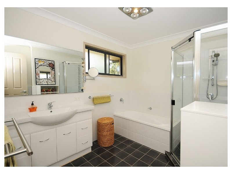 12 Barry Street, Torquay QLD 4655