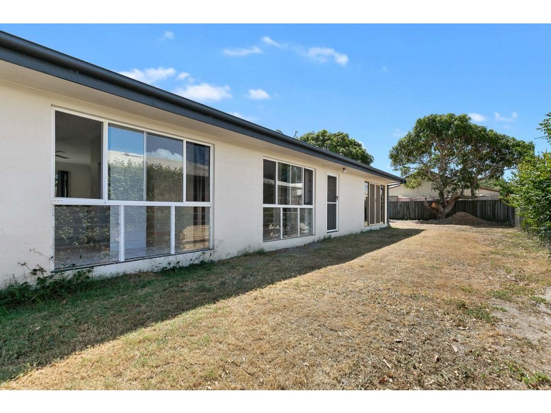 3 Simpson Street, Burrum Heads QLD 4659