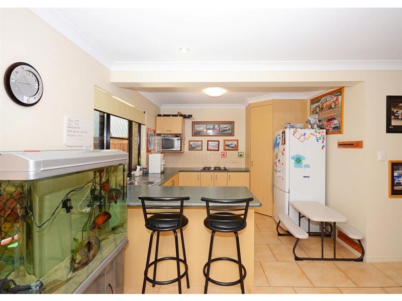 16 Merrilyn Court, Urangan QLD 4655