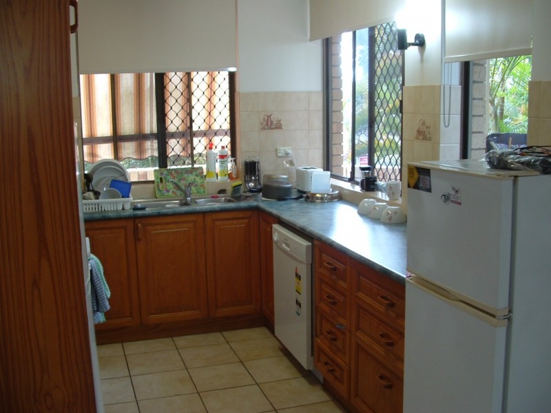 1/242 Charlton Esplanade, Pialba QLD 4655