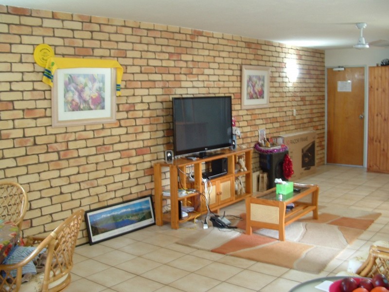 1/242 Charlton Esplanade, Pialba QLD 4655