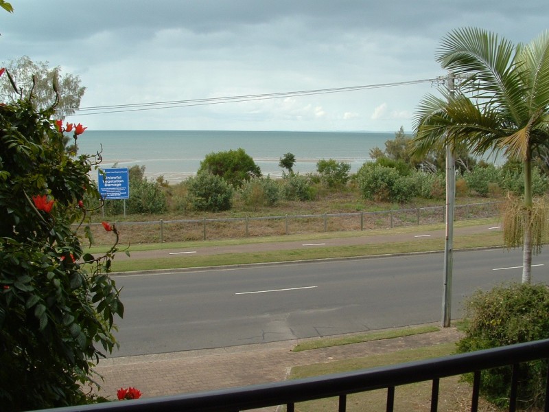 1/242 Charlton Esplanade, Pialba QLD 4655