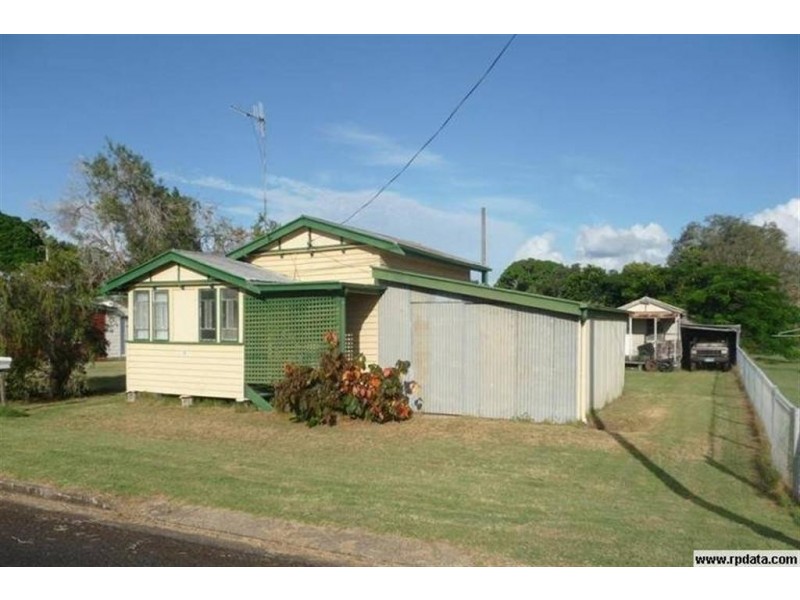 14 Pilot Street, Urangan QLD 4655