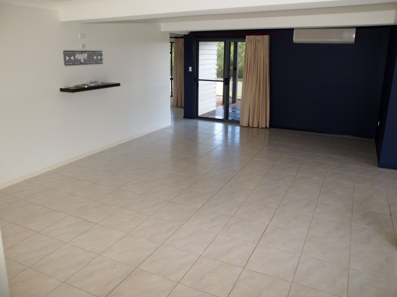 195 Charlton Esplanade, Point Vernon QLD 4655