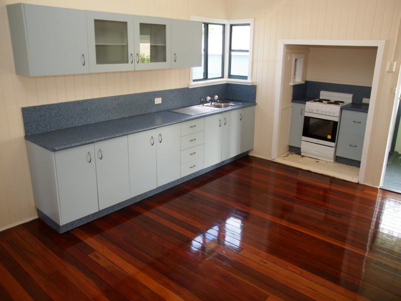 195 Charlton Esplanade, Point Vernon QLD 4655