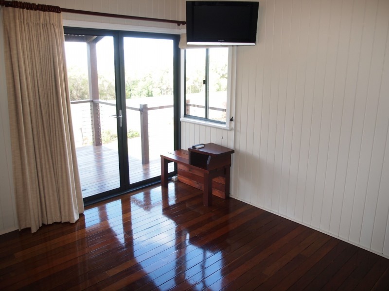 195 Charlton Esplanade, Point Vernon QLD 4655