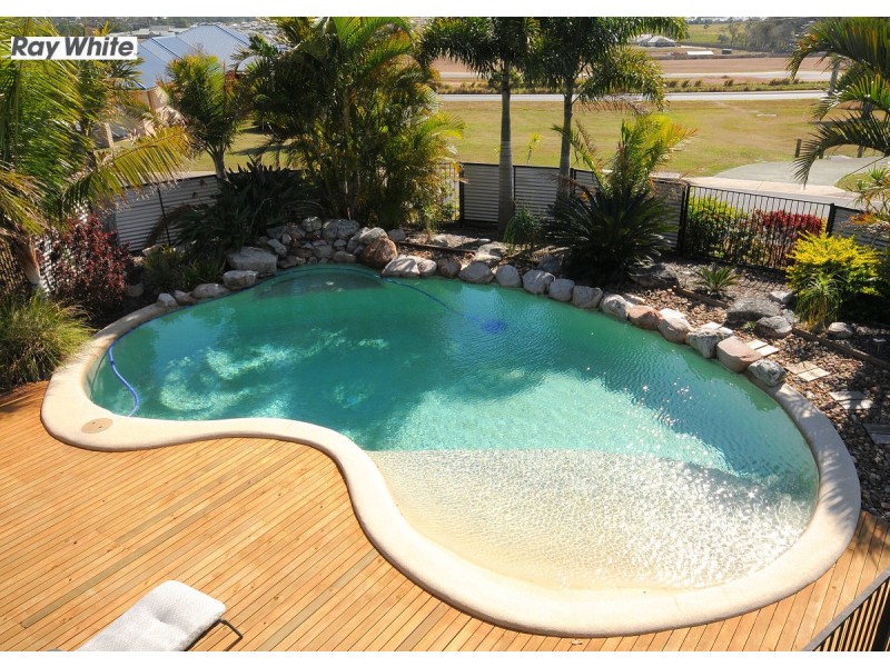 6 Baunfiend Court, Urraween QLD 4655