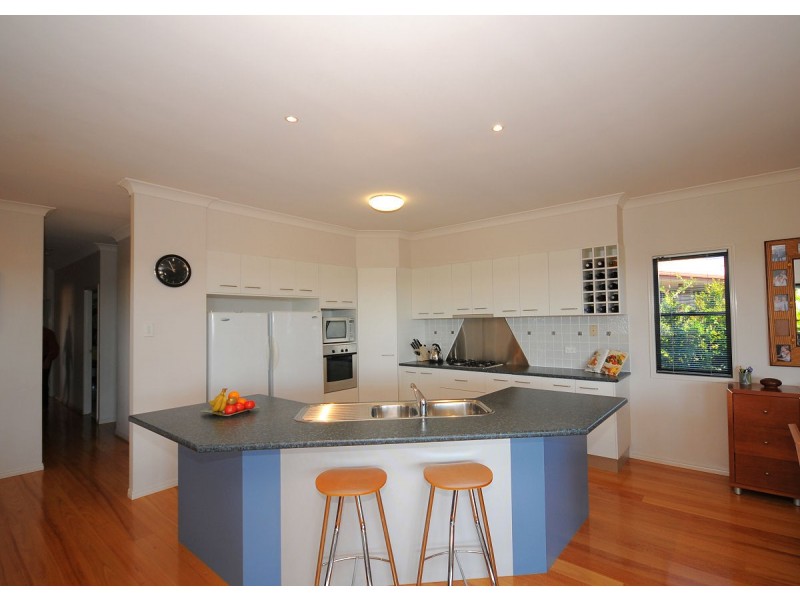 6 Baunfiend Court, Urraween QLD 4655