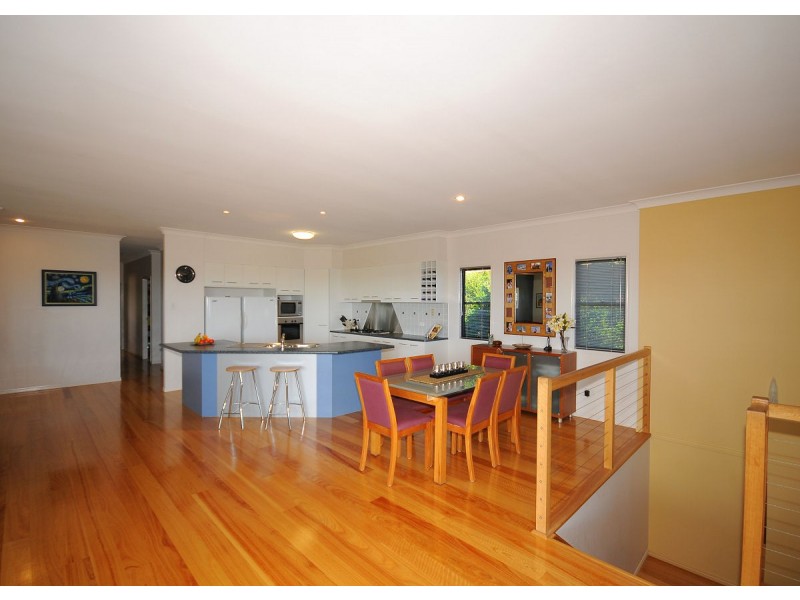 6 Baunfiend Court, Urraween QLD 4655