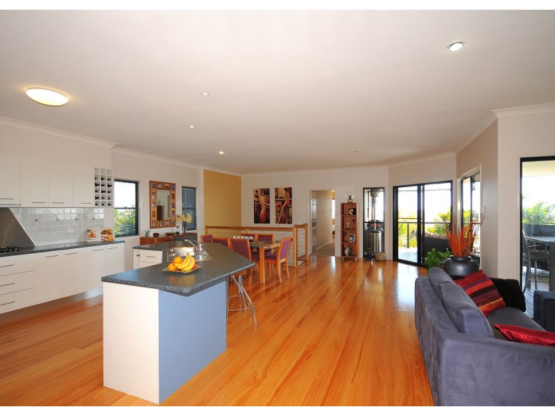 6 Baunfiend Court, Urraween QLD 4655