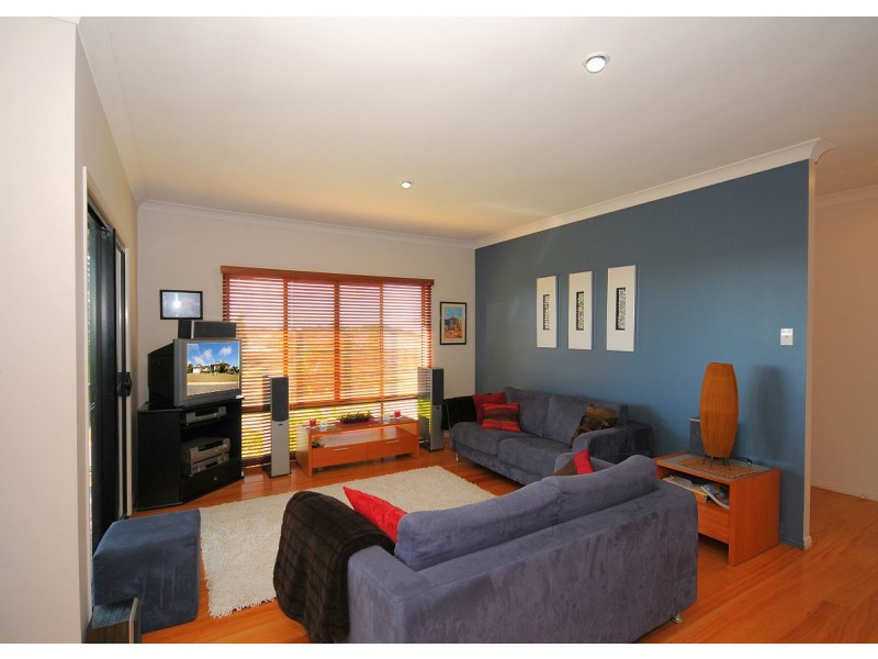 6 Baunfiend Court, Urraween QLD 4655