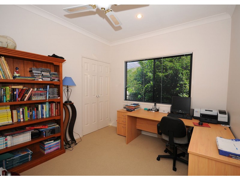 6 Baunfiend Court, Urraween QLD 4655