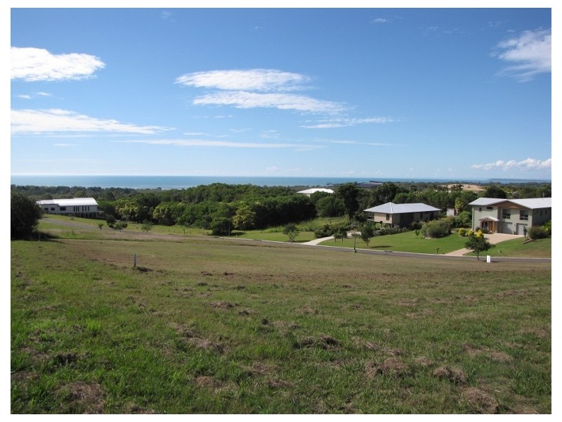 4 Edgewater Court, Hervey Bay QLD 4655