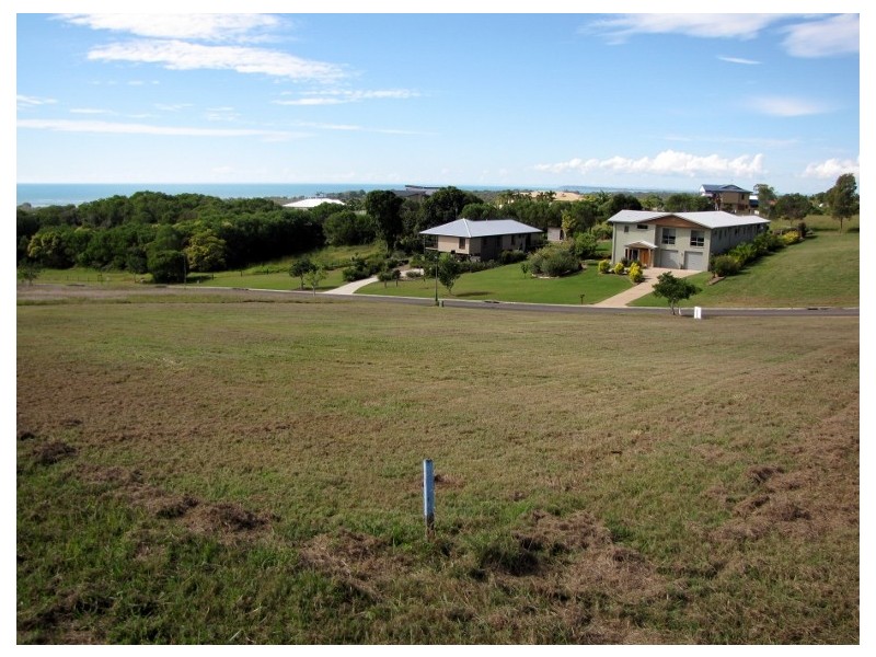 4 Edgewater Court, Hervey Bay QLD 4655