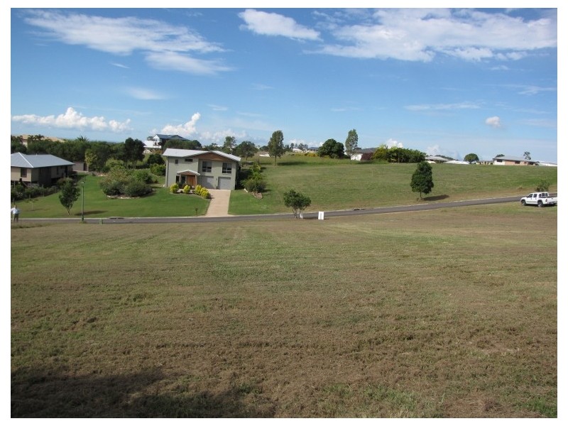 4 Edgewater Court, Hervey Bay QLD 4655