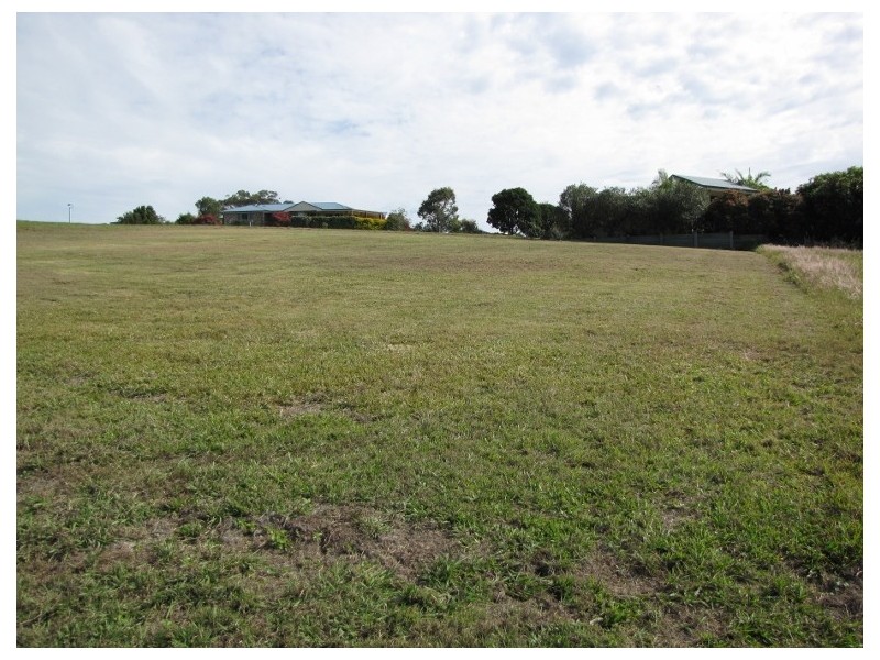4 Edgewater Court, Hervey Bay QLD 4655