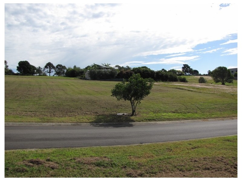 4 Edgewater Court, Hervey Bay QLD 4655