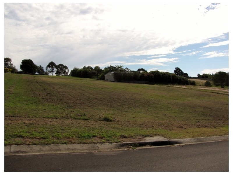 4 Edgewater Court, Hervey Bay QLD 4655