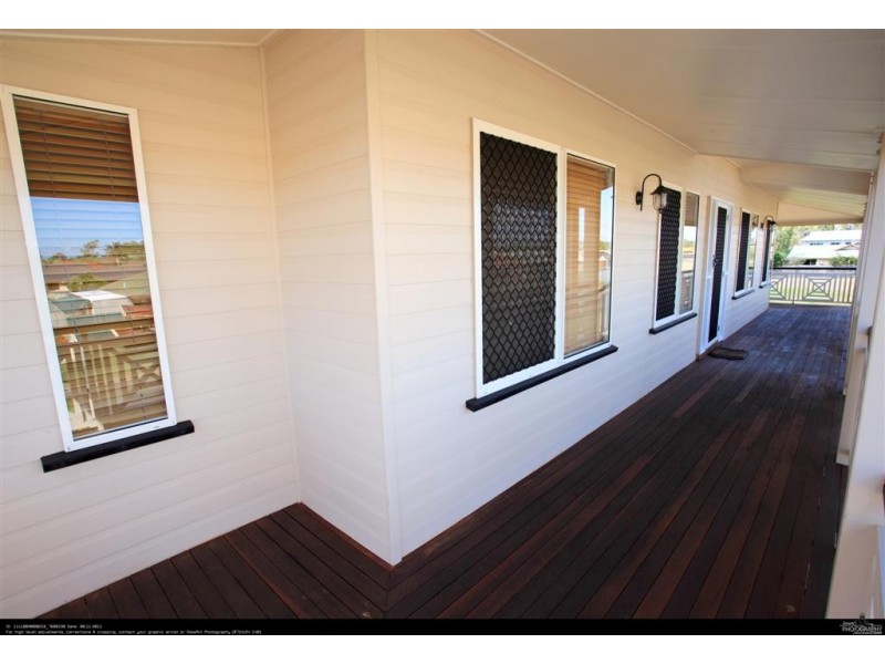 20 Foreshore Drive, Urangan QLD 4655